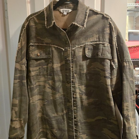 DAVI & DANI Camo Rock & Roll Oversized Jacket NWOT - Picture 3 of 3